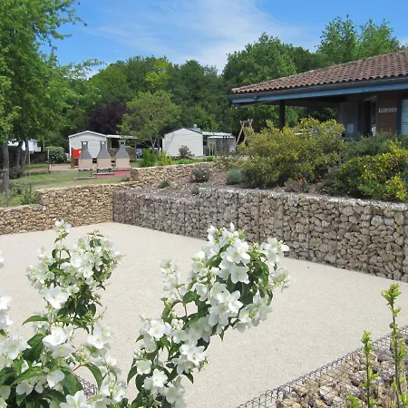 Du Mouchet キャンプ場 3*